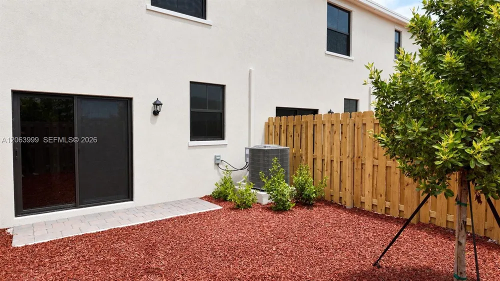 1381 NE 4th Ave #1381 Florida City, FL 33034