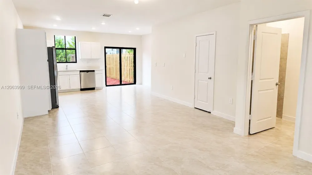 1381 NE 4th Ave #1381 Florida City, FL 33034