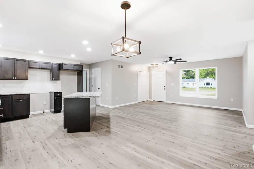 1047 39th Street Port Huron Charter Township, MI 48060