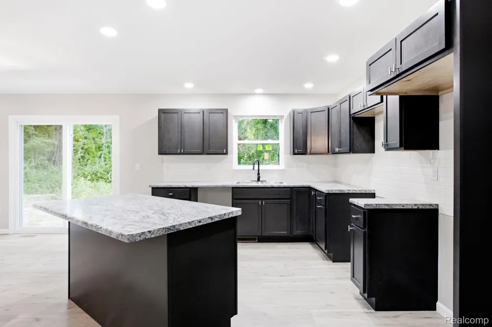 1047 39th Street Port Huron Charter Township, MI 48060