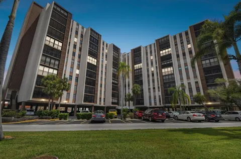 10355 PARADISE BOULEVARD #702