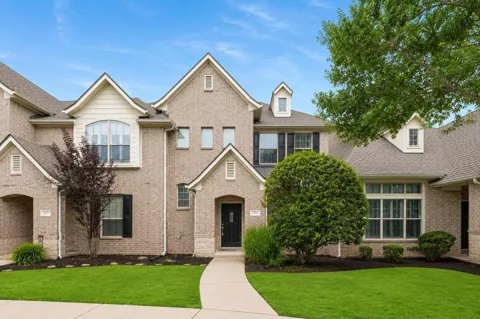 2411 Clippers Square
