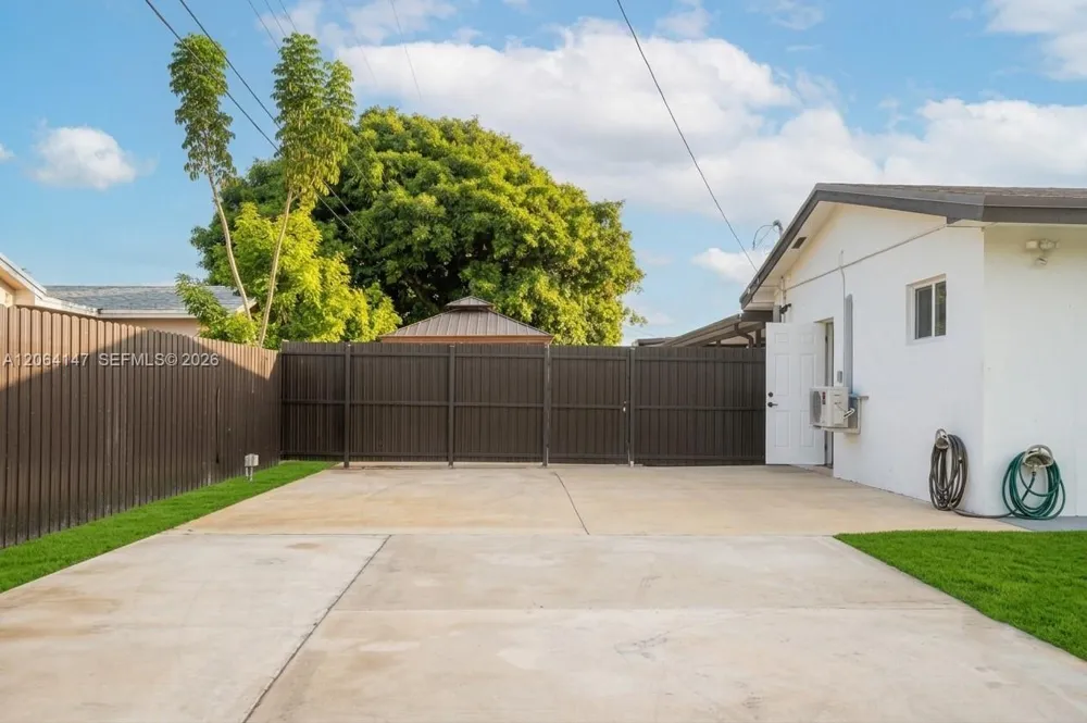 10860 SW 217th Ter Miami, FL 33170