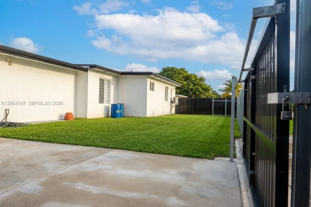 10860 SW 217th Ter Miami, FL 33170