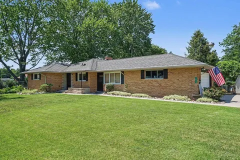 1609 Center Road
