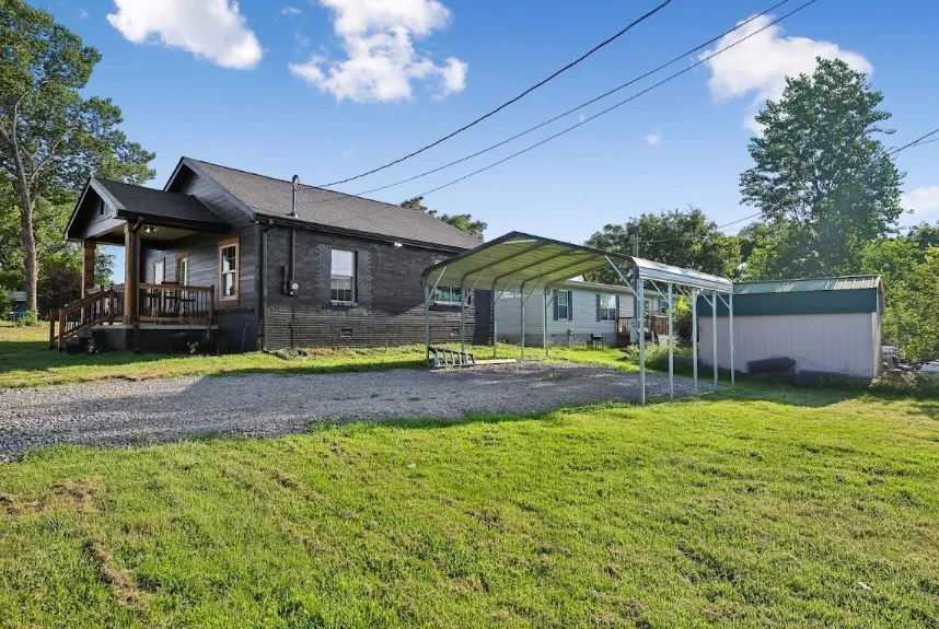927 Fisher St Lewisburg, TN 37091
