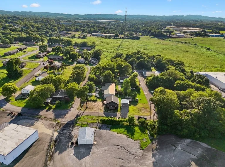 927 Fisher St Lewisburg, TN 37091