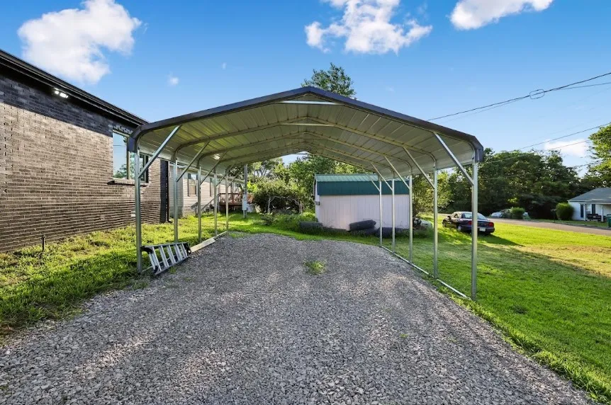 927 Fisher St Lewisburg, TN 37091