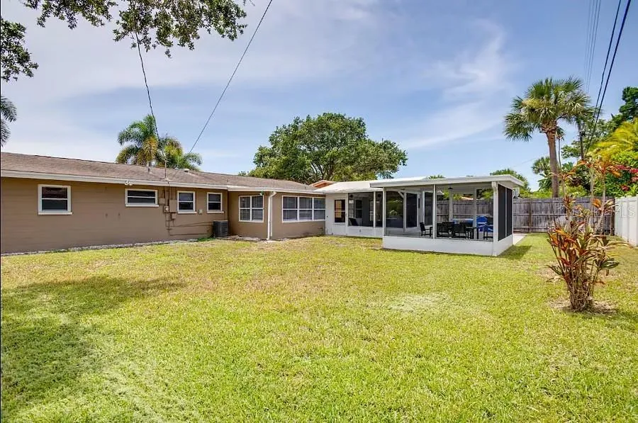 11533 69TH AVENUE Seminole, FL 33772