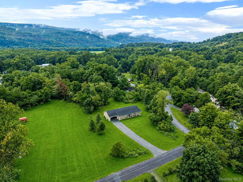2 Vernooy Drive Wawarsing, NY 12489