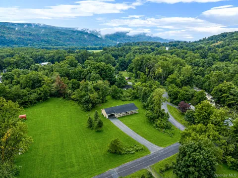 2 Vernooy Drive
