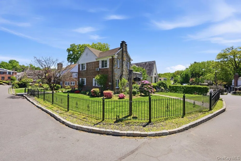 51 Cumberland Drive Yonkers, NY 10704