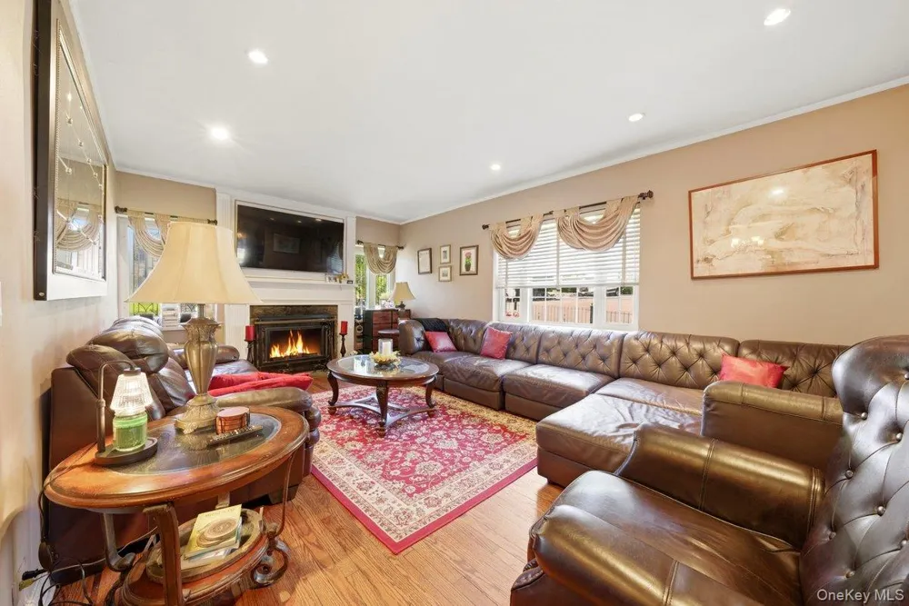 51 Cumberland Drive Yonkers, NY 10704