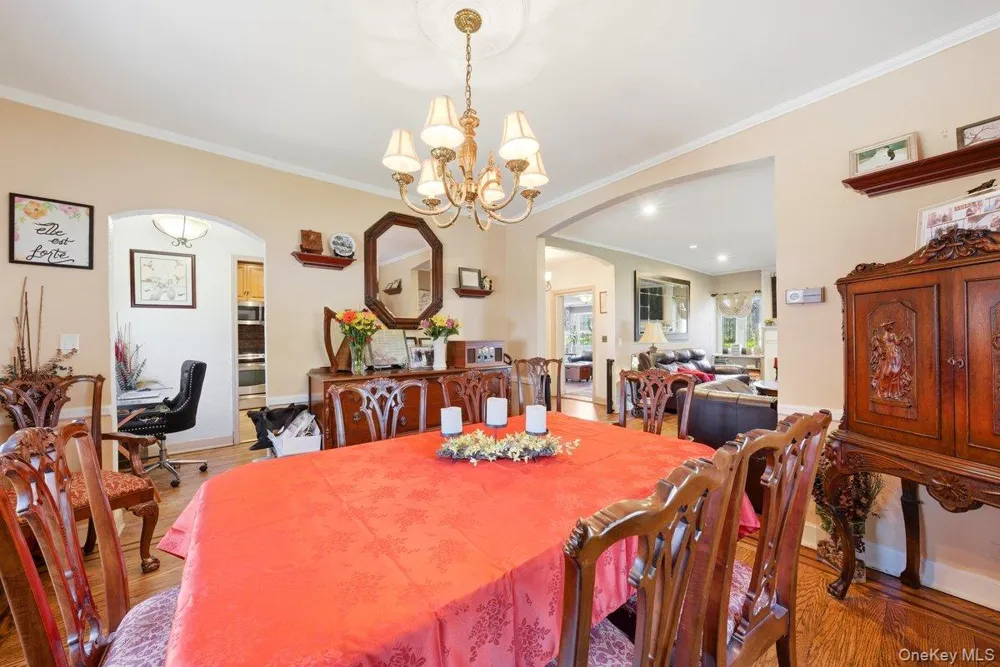 51 Cumberland Drive Yonkers, NY 10704