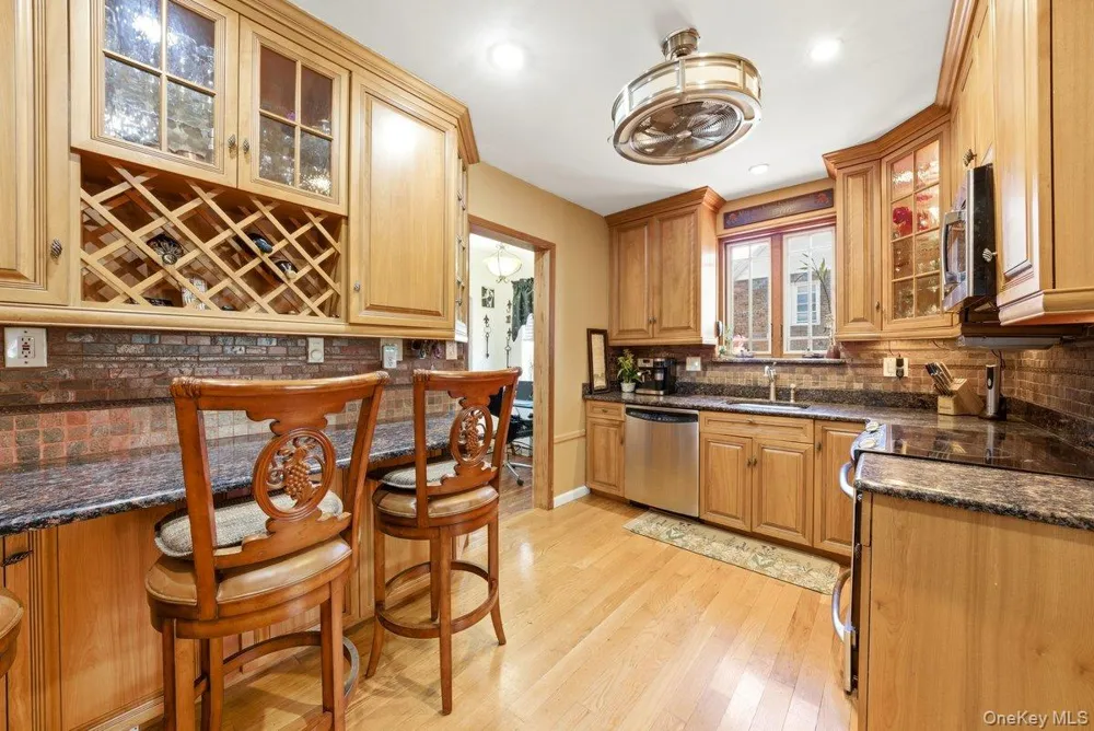 51 Cumberland Drive Yonkers, NY 10704