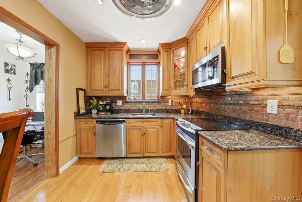 51 Cumberland Drive Yonkers, NY 10704