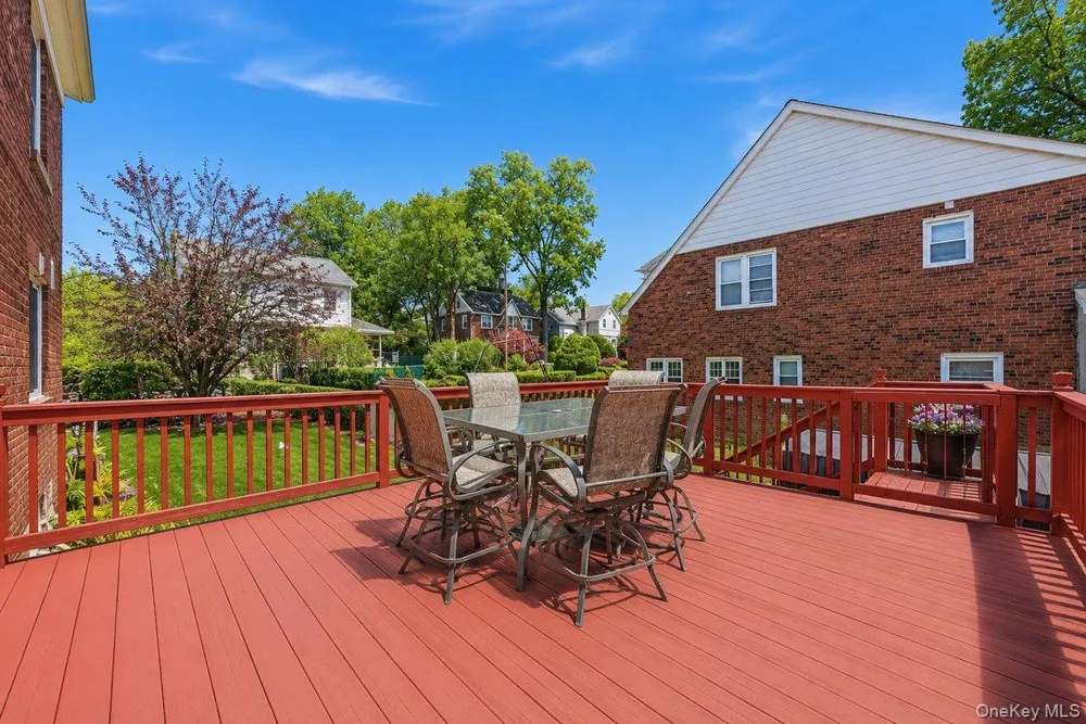 51 Cumberland Drive Yonkers, NY 10704