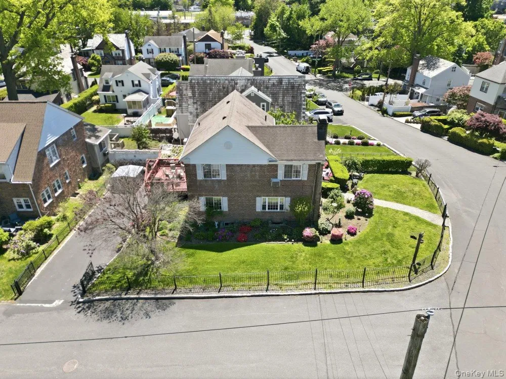 51 Cumberland Drive Yonkers, NY 10704