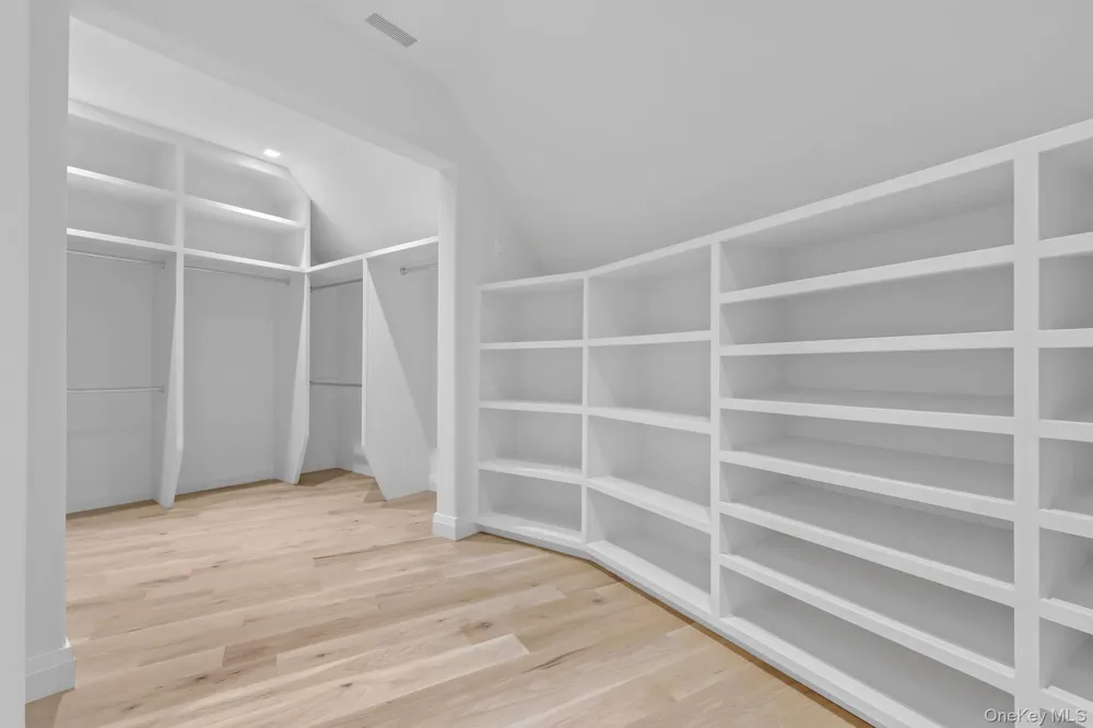 2 Barry Court Katonah, NY 10536