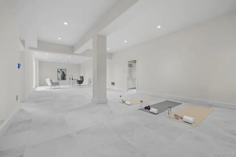 2 Barry Court Katonah, NY 10536