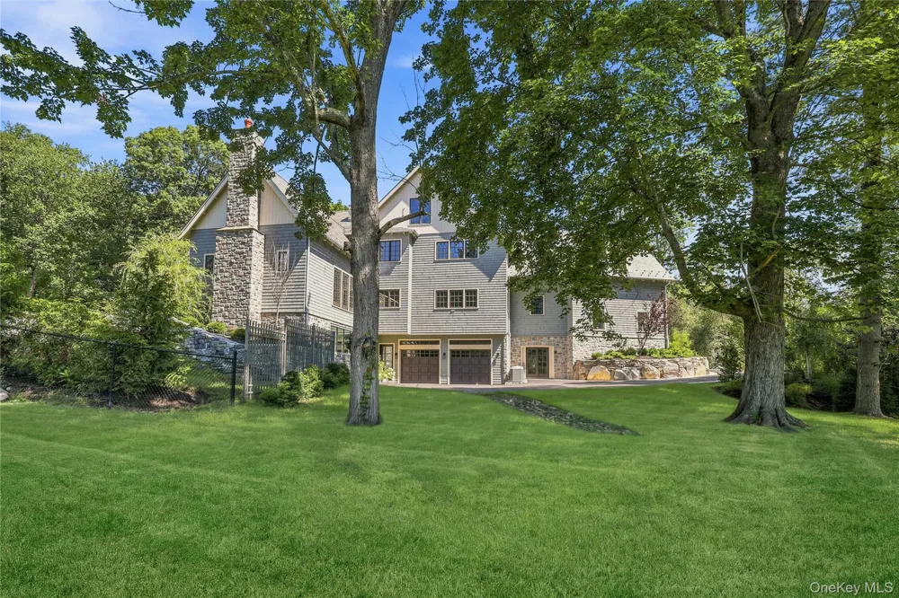 2 Barry Court Katonah, NY 10536