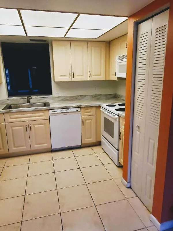 1060 NW 80th Avenue #104 Margate, FL 33063