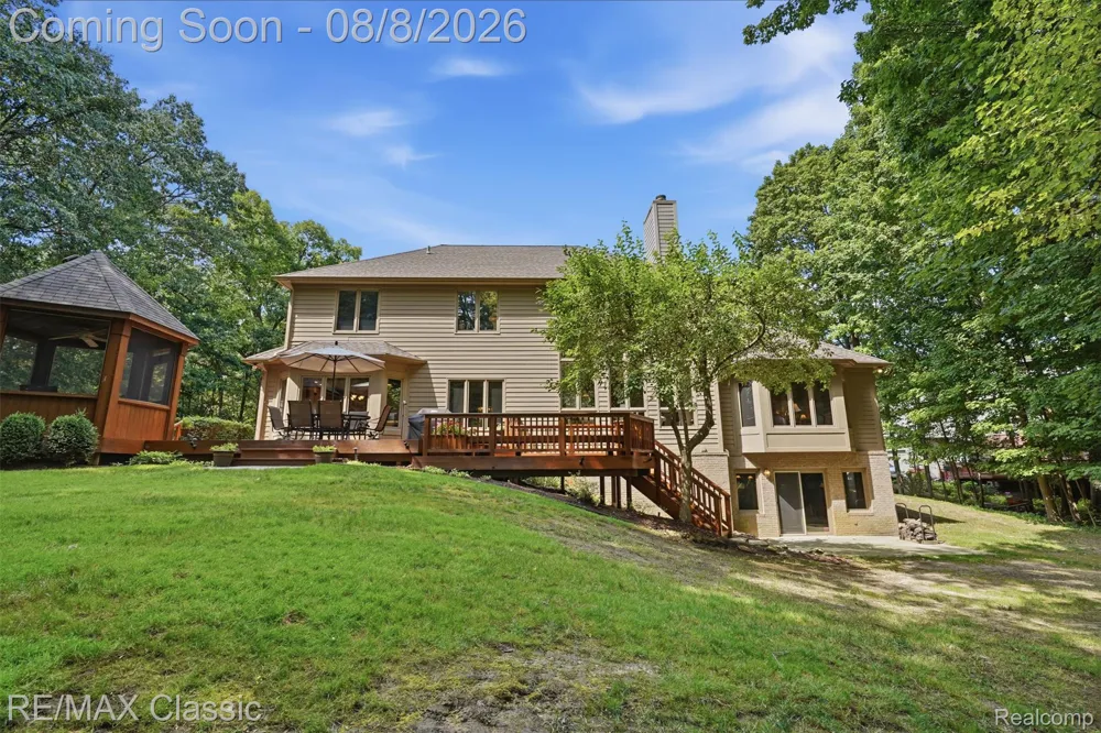 6015 Lynne Hollow Drive Commerce Charter Township, MI 48382