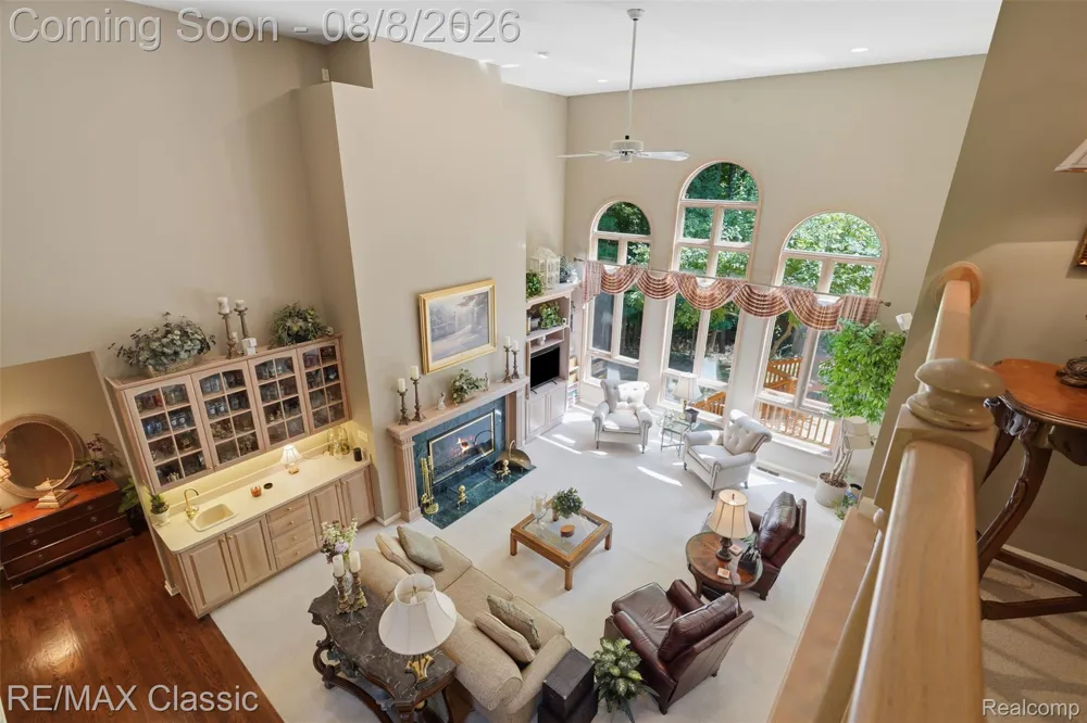 6015 Lynne Hollow Drive Commerce Charter Township, MI 48382