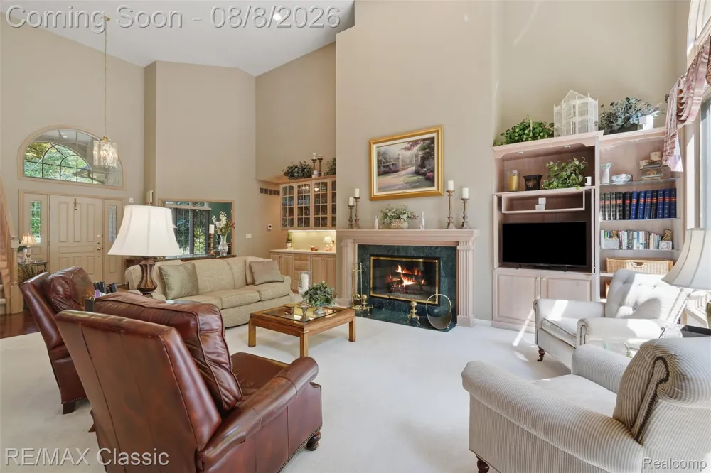 6015 Lynne Hollow Drive Commerce Charter Township, MI 48382
