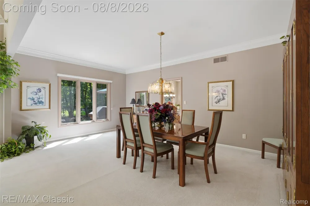 6015 Lynne Hollow Drive Commerce Charter Township, MI 48382