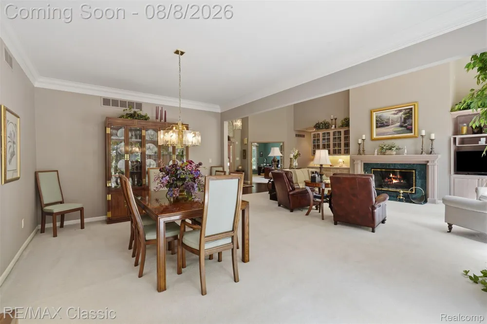 6015 Lynne Hollow Drive Commerce Charter Township, MI 48382