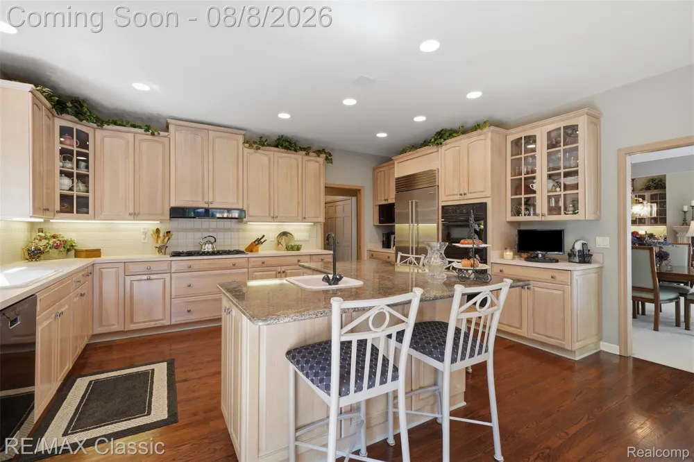 6015 Lynne Hollow Drive Commerce Charter Township, MI 48382