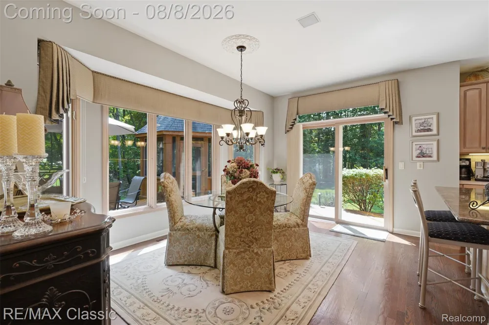 6015 Lynne Hollow Drive Commerce Charter Township, MI 48382