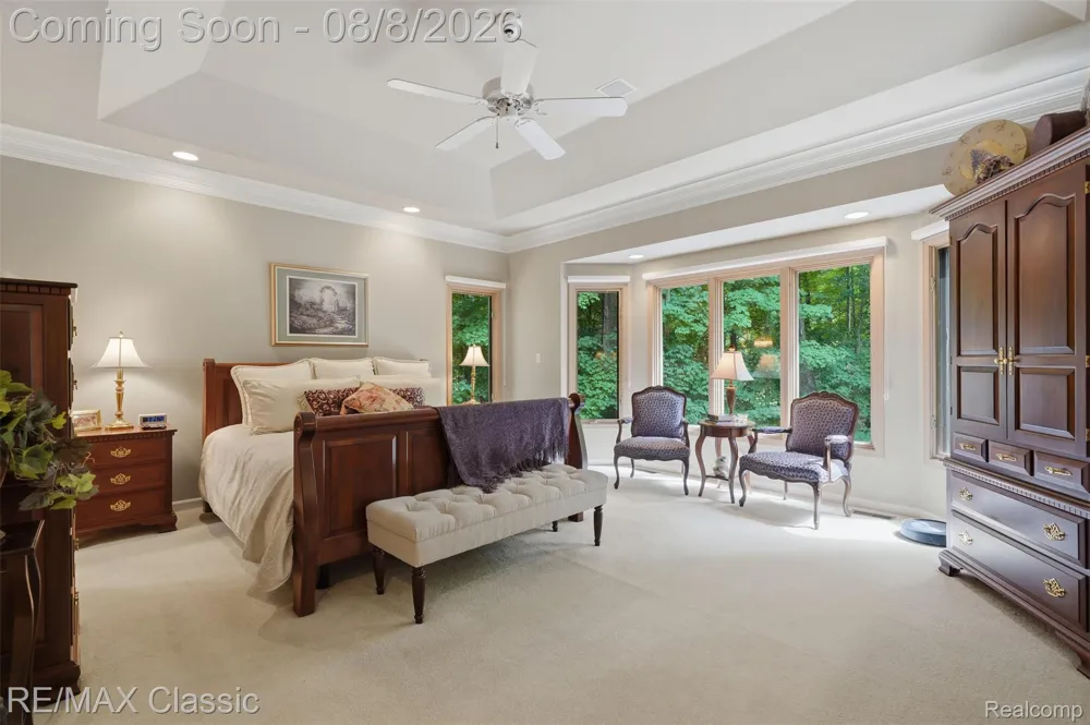 6015 Lynne Hollow Drive Commerce Charter Township, MI 48382