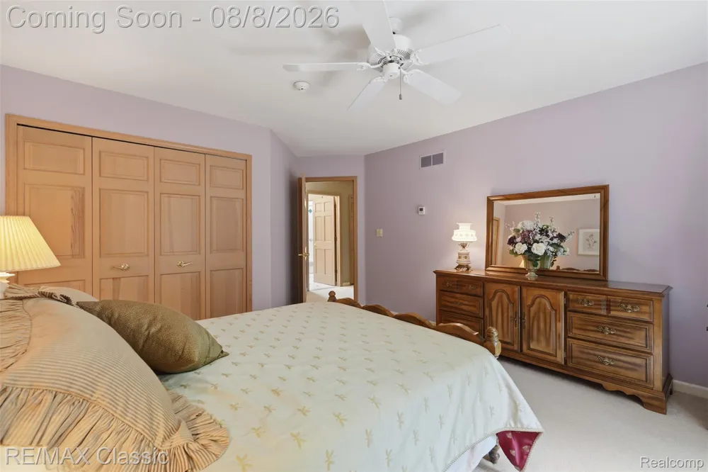 6015 Lynne Hollow Drive Commerce Charter Township, MI 48382