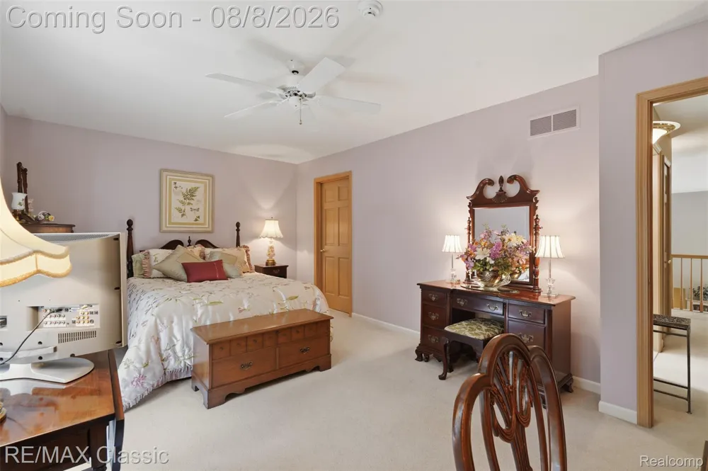 6015 Lynne Hollow Drive Commerce Charter Township, MI 48382