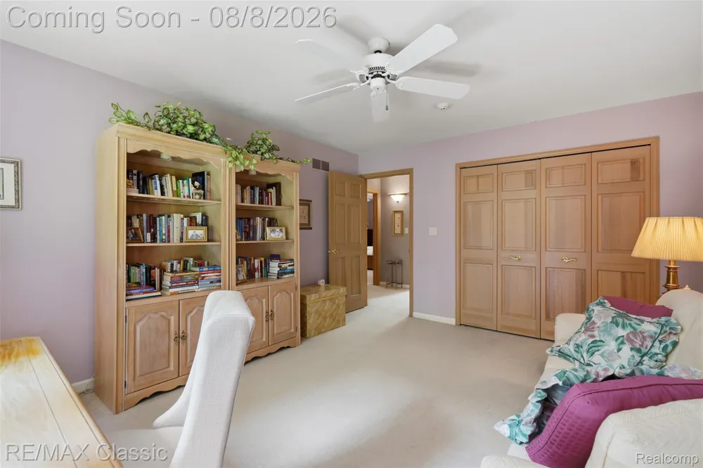6015 Lynne Hollow Drive Commerce Charter Township, MI 48382