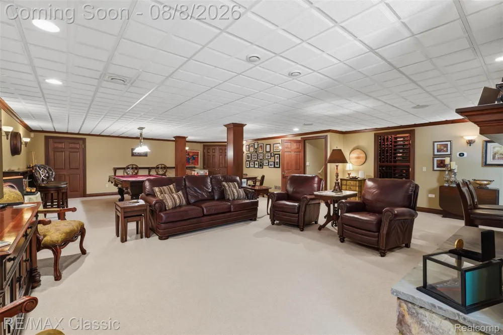 6015 Lynne Hollow Drive Commerce Charter Township, MI 48382