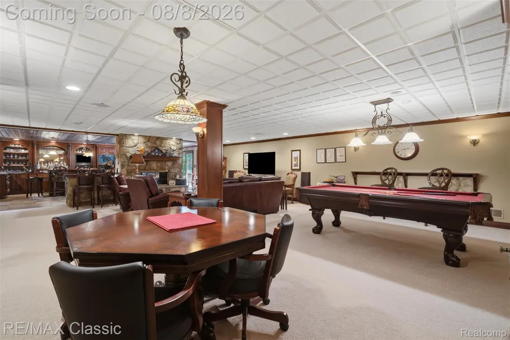 6015 Lynne Hollow Drive Commerce Charter Township, MI 48382