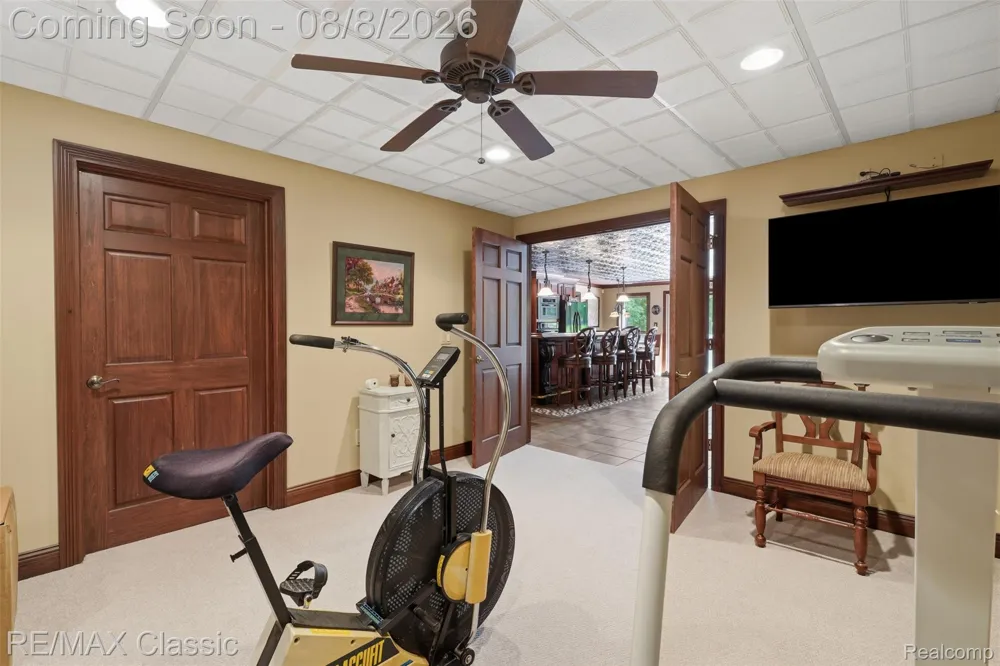 6015 Lynne Hollow Drive Commerce Charter Township, MI 48382