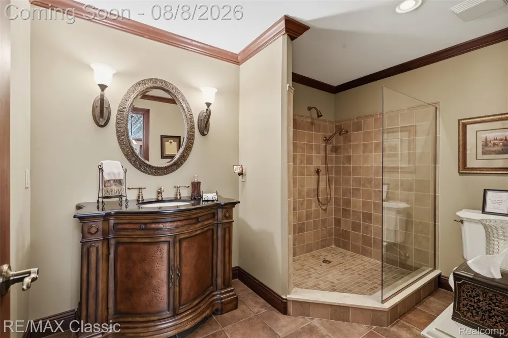 6015 Lynne Hollow Drive Commerce Charter Township, MI 48382