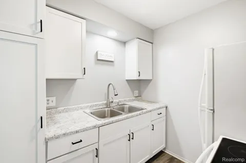 1875 Michigan Avenue #7