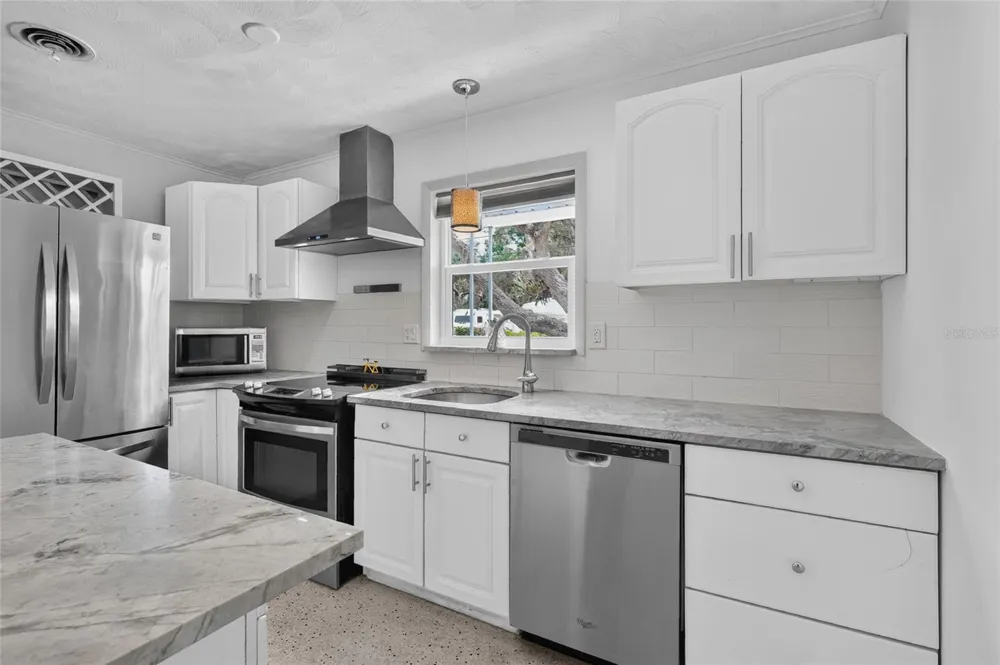 2709 MARLETTE STREET Sarasota, FL 34231