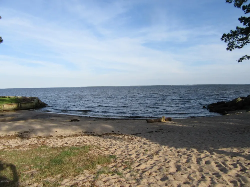 1311 Blackbeard Drive Oriental, NC 28571