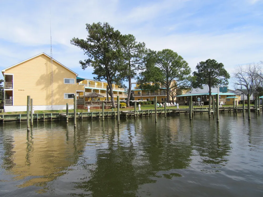 1311 Blackbeard Drive Oriental, NC 28571