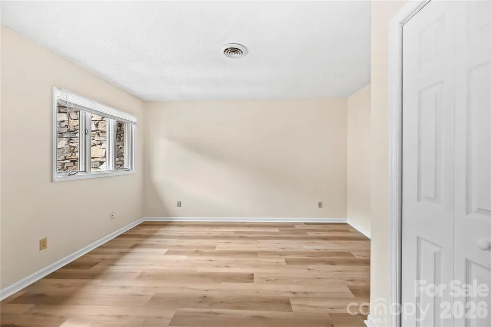 181 Britton Creek Court Hendersonville, NC 28789