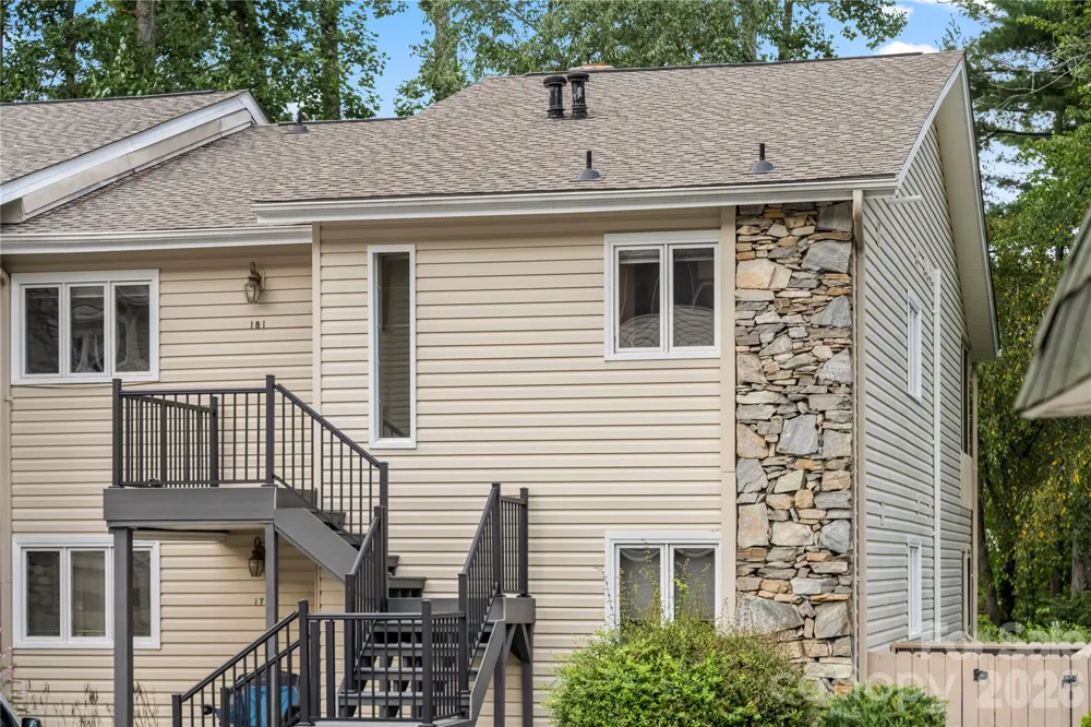 181 Britton Creek Court Hendersonville, NC 28789