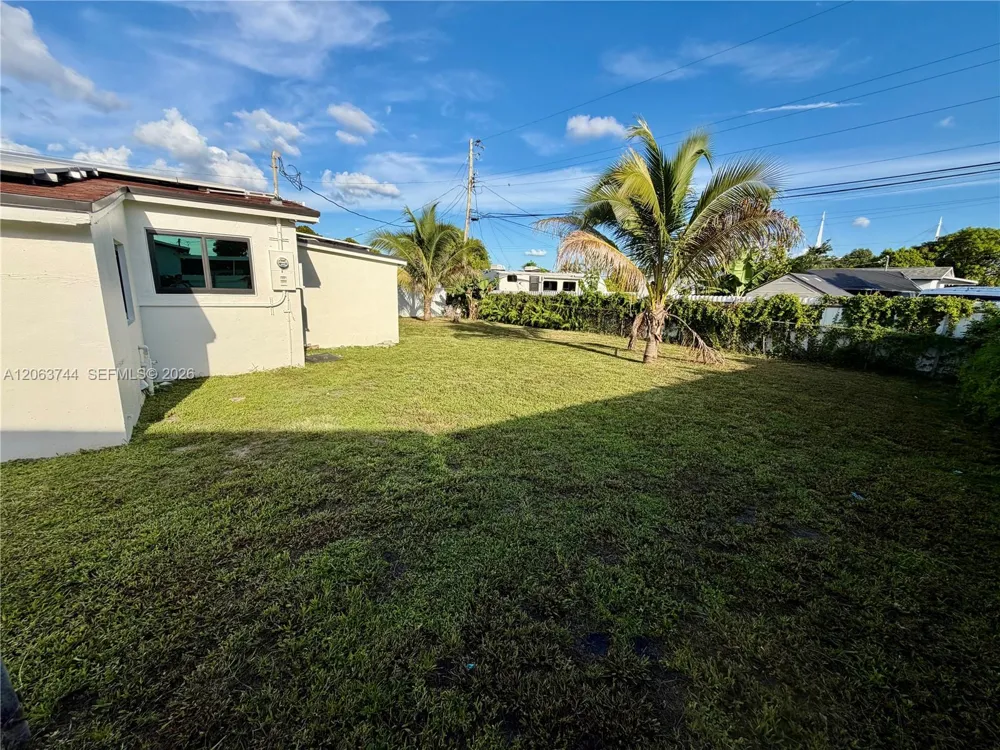 2310 NW 208th St Miami Gardens, FL 33056