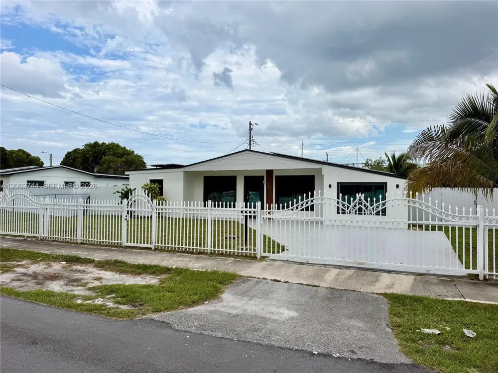 2310 NW 208th St Miami Gardens, FL 33056