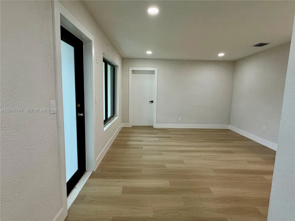 2310 NW 208th St Miami Gardens, FL 33056